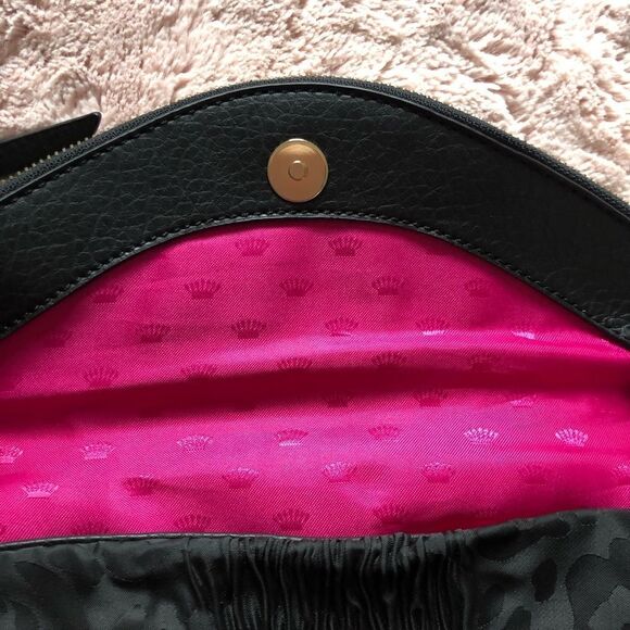 Juicy Couture flap crossbody black chain purse - Picture 10 of 14